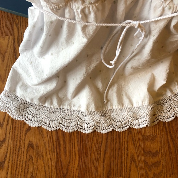 White lace dress - Picture 5 of 7